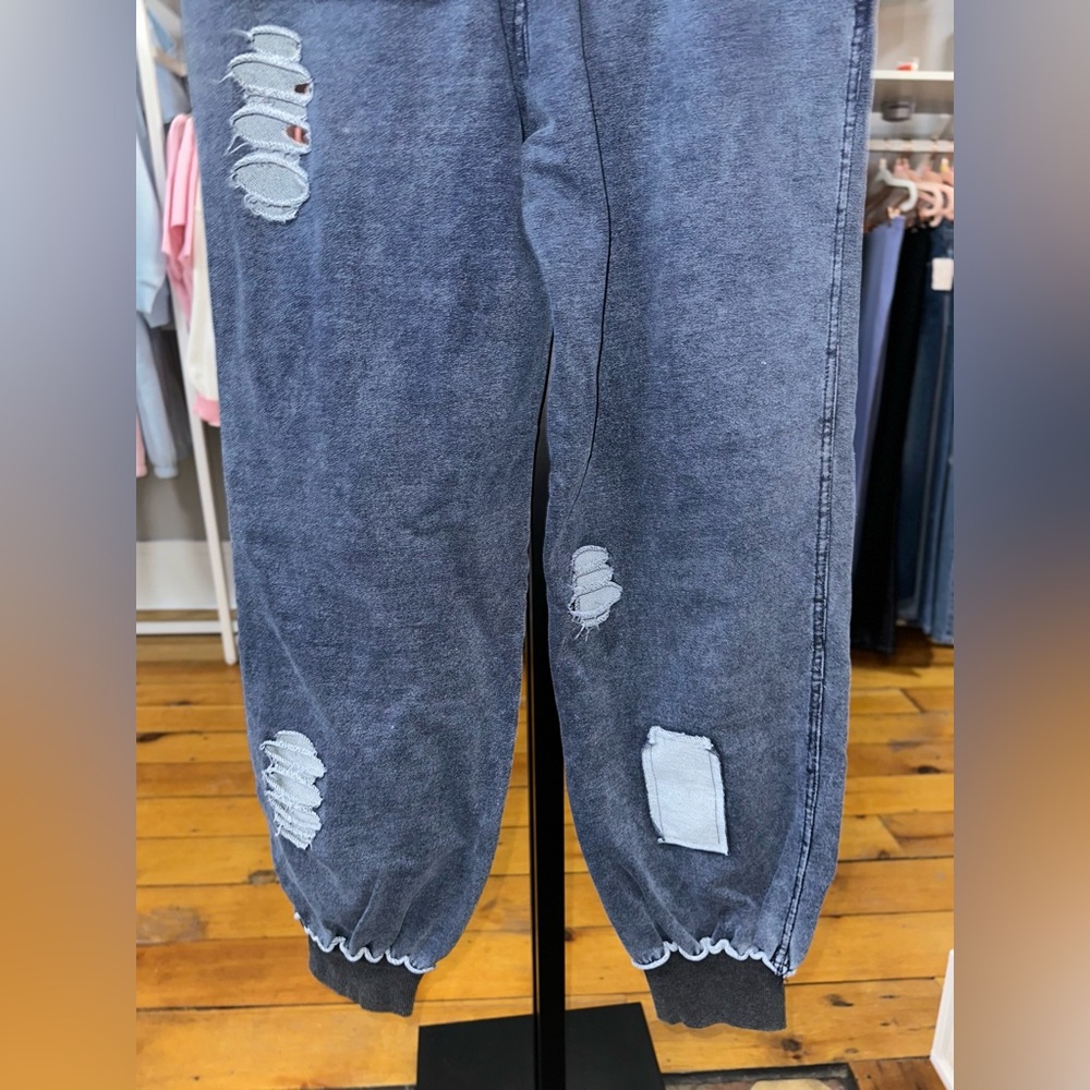 POL Distressed Joggers - Picture 6 of 6